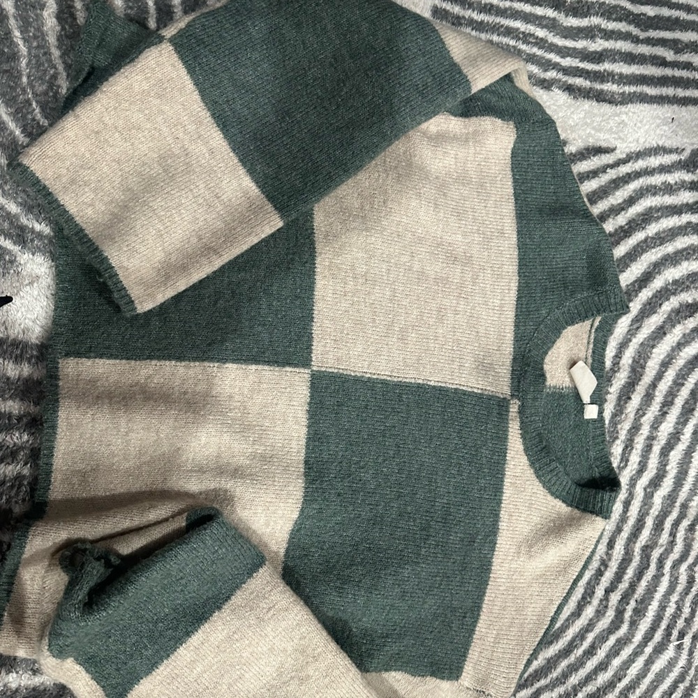 White Crow Green and Beige Checkered Sweater
